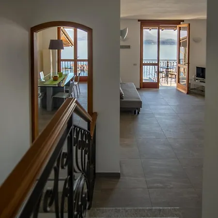 Alba In Ca Delle Isole Daire Stresa