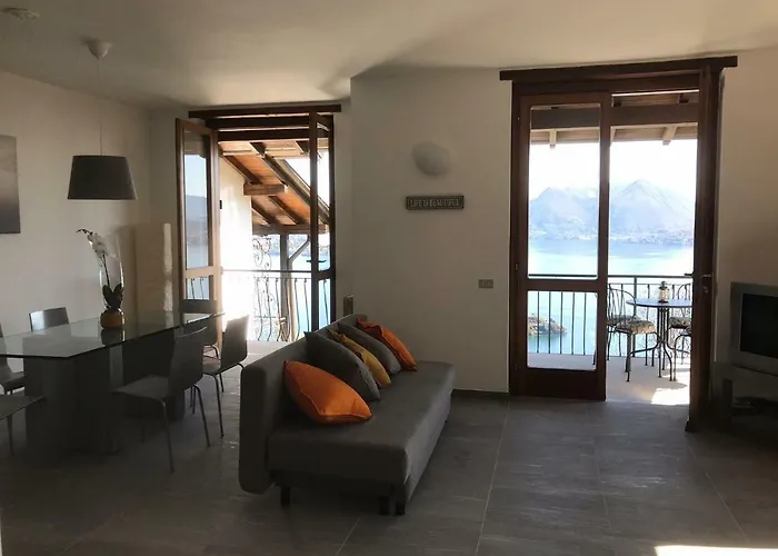 Alba In Ca Delle Isole Stresa